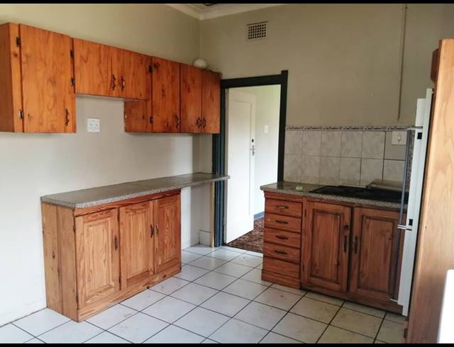 7 BEDROOM CLUSTER FOR SALE IN STRUBENVALE